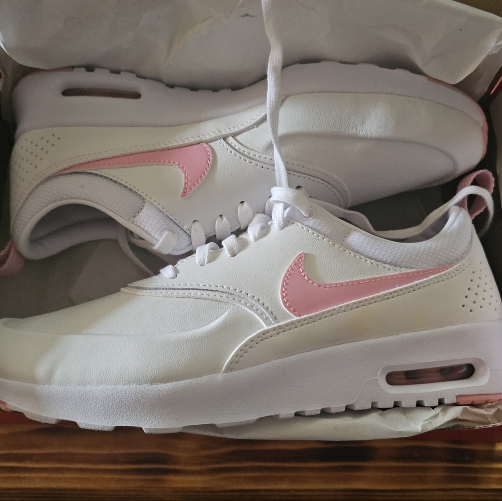 Nike Air maxx Thea premium size 8